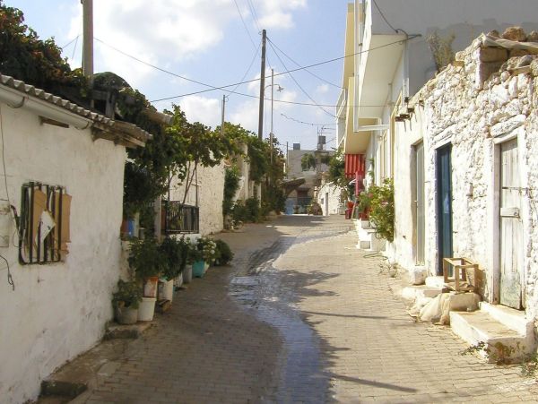 Alley in Analipsi